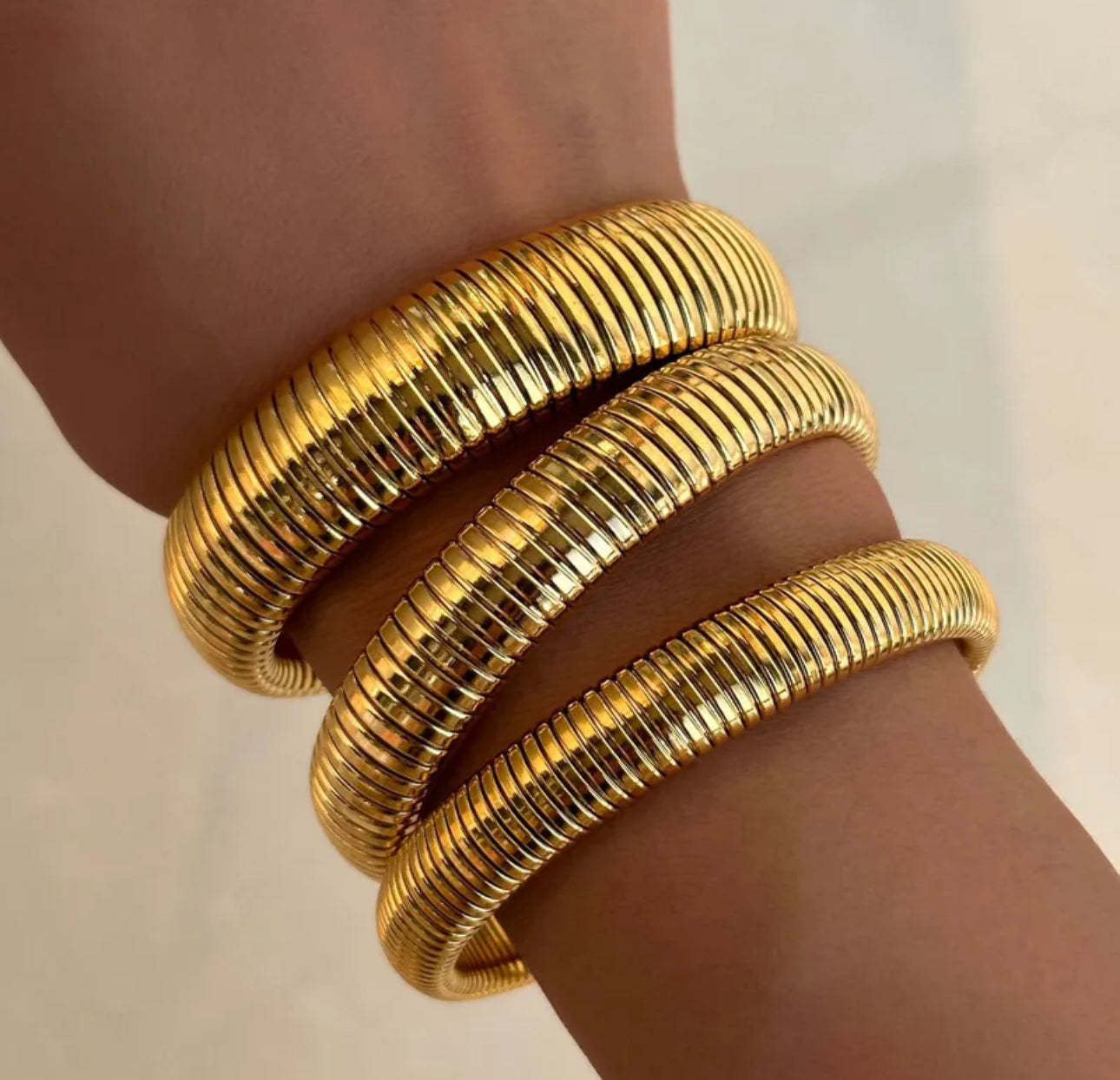 Leia golden bracelet