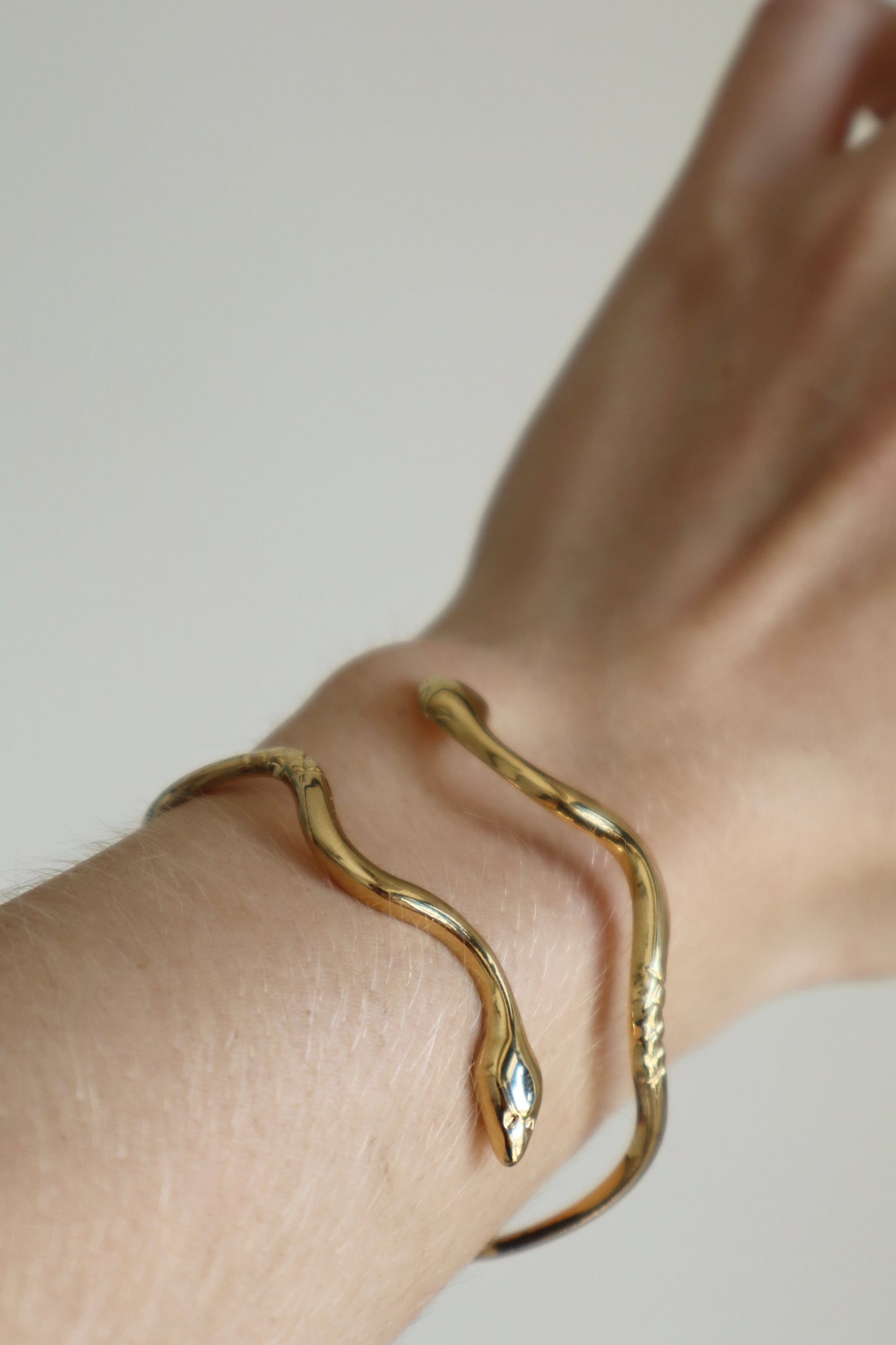Adjustable golden snake braclet