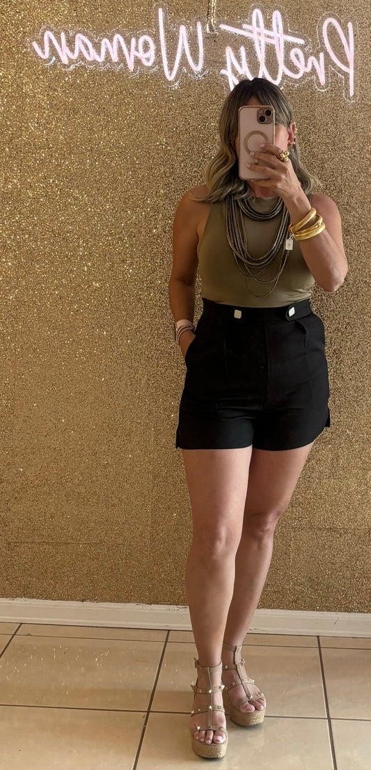 Dalila Short